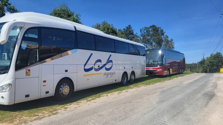 Transport in bus camping in dordogne